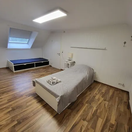 Einfamilienhaus In Hannover-laatzen Messenähe Für Bis Zu 5 Personen Ferienhaus *